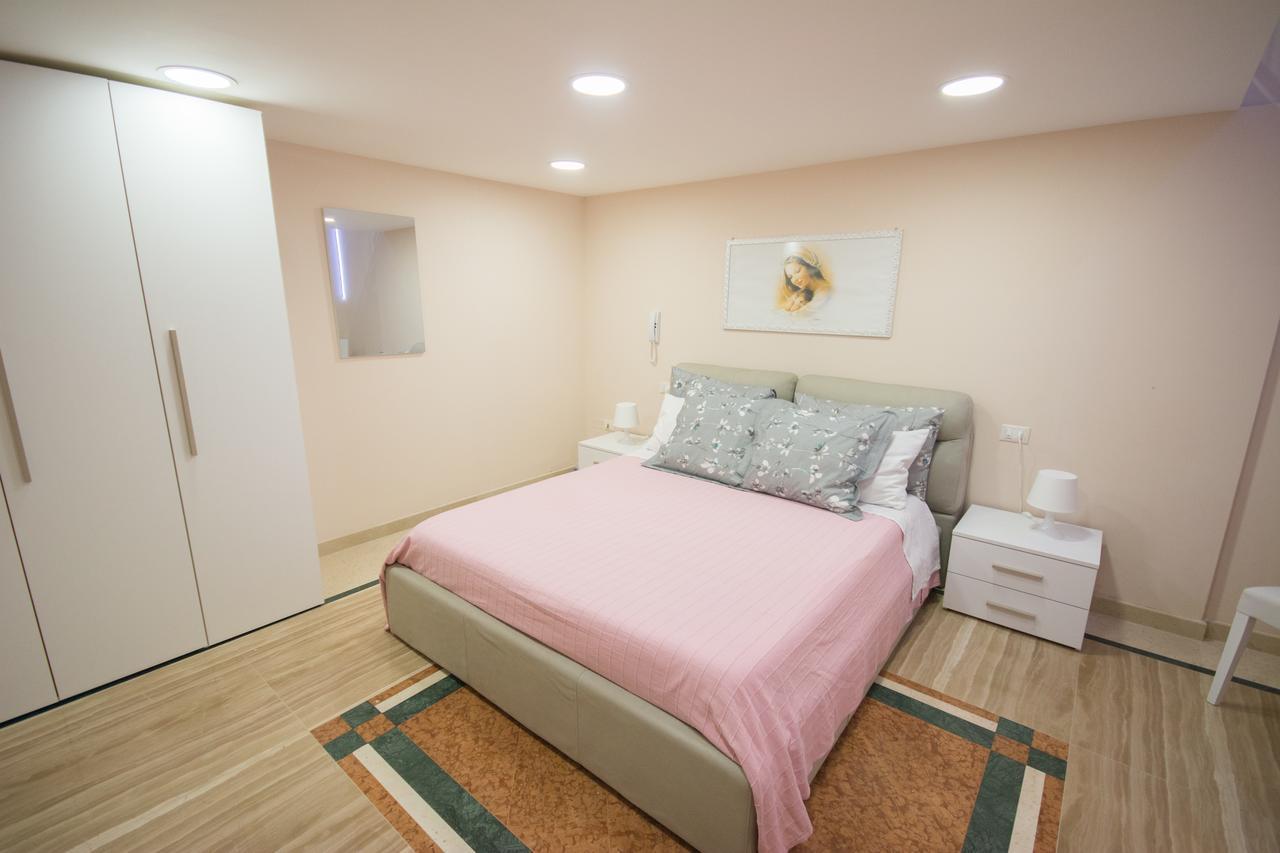Al Vecchio Fontanile Bed & Breakfast Лезина Екстериор снимка