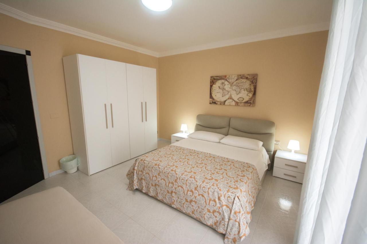 Al Vecchio Fontanile Bed & Breakfast Лезина Екстериор снимка